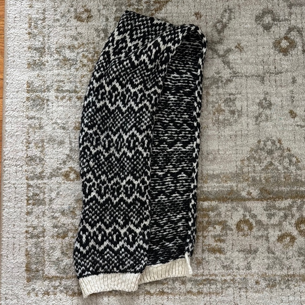 HM x Isabel Marant Black and White Knit Scarf
